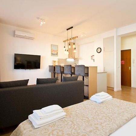 Casa Roberto - Studio Apartment, Lift, Ac, Car Parking - Extra Porto Kültér fotó